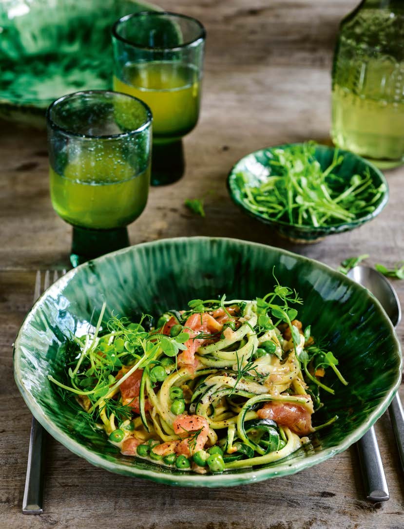 Courgettini hollandaise met gerookte zalm en erwten
