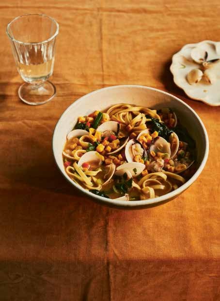 Ramen vongole met miso, boter en maïs