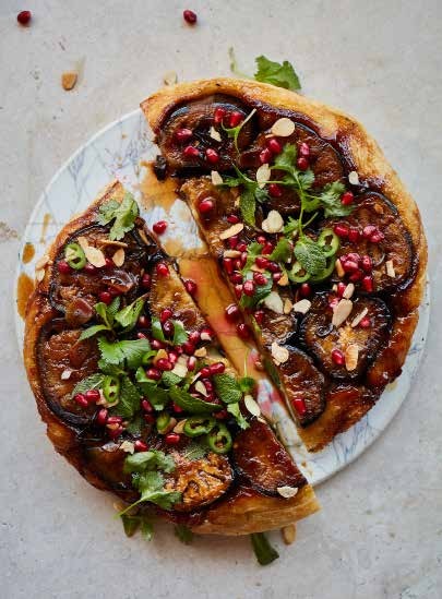 Auberginetaart met granaatappel en kruiden