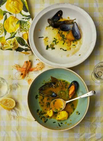 Psarosoupa: goudgele vissoep