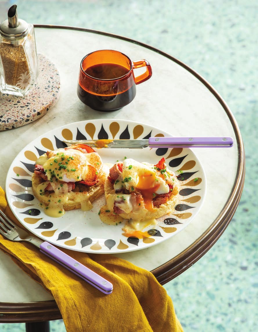 Biscuit eggs benedict